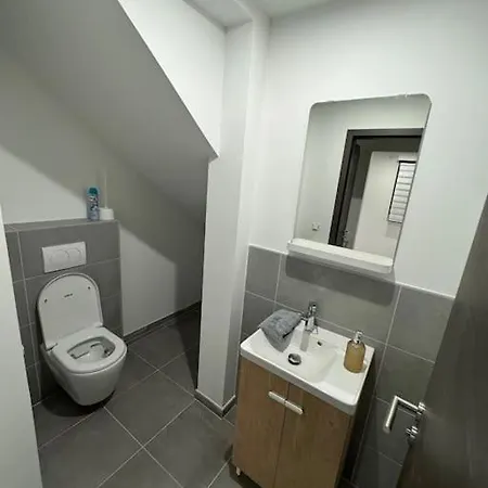 Maison De - 3 And 3 Double Beds Widensolen