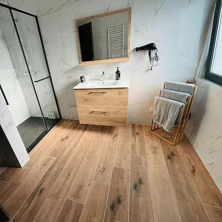 Maison De - 3 And 3 Double Beds Hébergement de vacances Widensolen