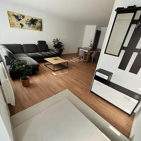Maison De - 3 And 3 Double Beds Widensolen
